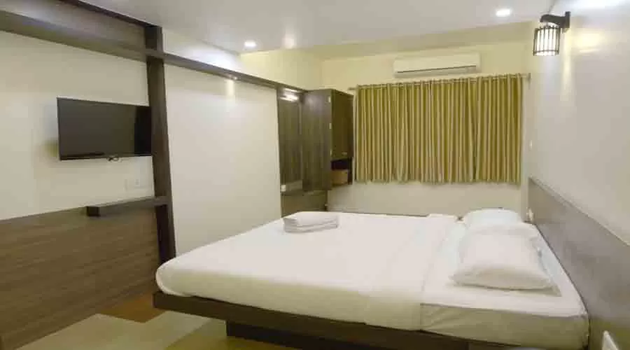 Coconut Hotel in kudal at hotelinkonkan.com