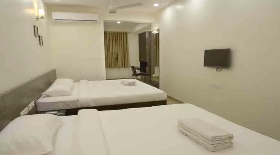 Coconut Hotel in kudal at hotelinkonkan.com