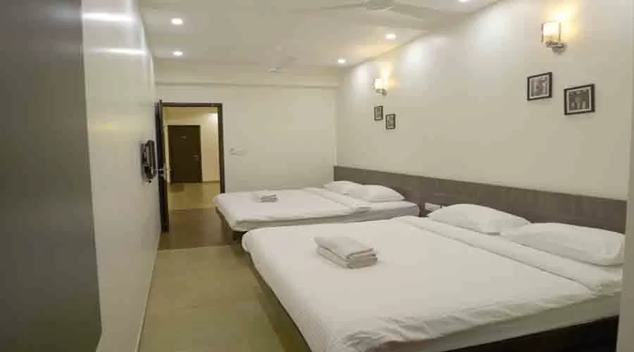Coconut Hotel in kudal at hotelinkonkan.com