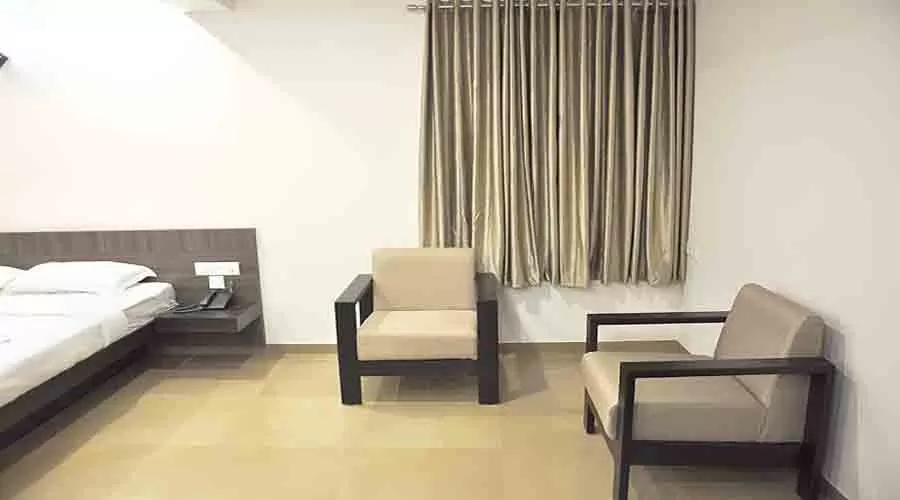 Coconut Hotel in kudal at hotelinkonkan.com