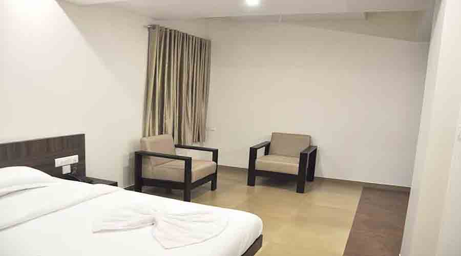 Deluxe Non Ac Room in kudal at hotelinkonkan.com