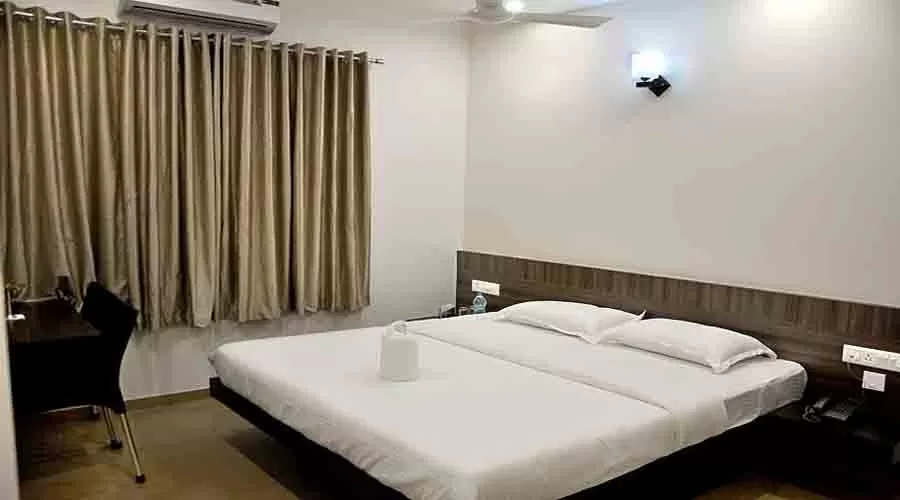 Coconut Hotel in kudal at hotelinkonkan.com