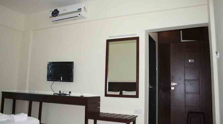 Ac room in harnai at hotelinkonkan.com