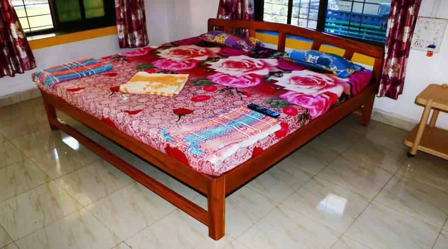 Mahapurush Nyahari Niwas in tarkarli at hotelinkonkan.com