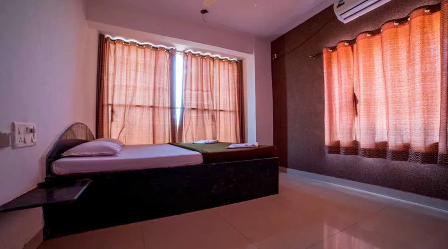 Hotel Ekdant in ganpatipule at hotelinkonkan.com