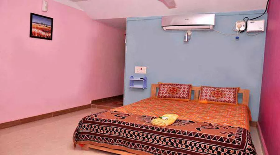 Sham Sundar Beach Resort in devbaug at hotelinkonkan.com