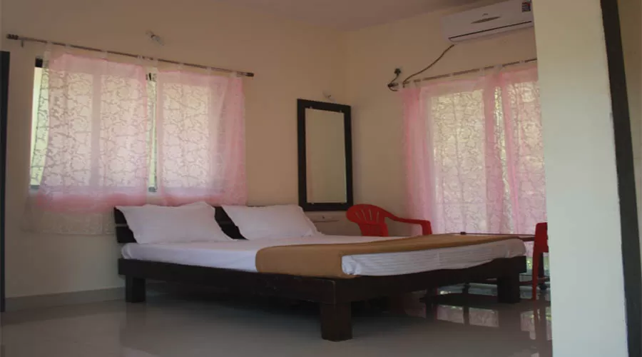 surrounding ambience -lad resort