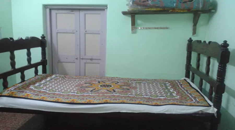 non aac room for group in malvan