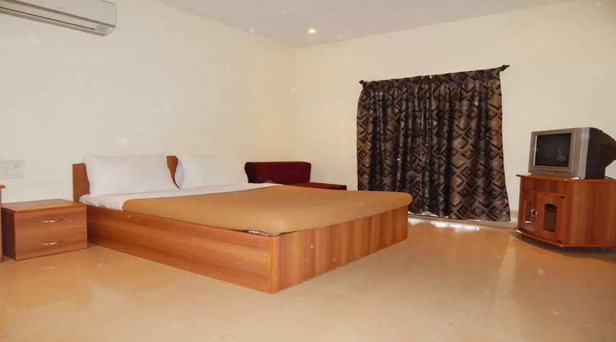 Westend Hotel in matheran at hotelinkonkan.com