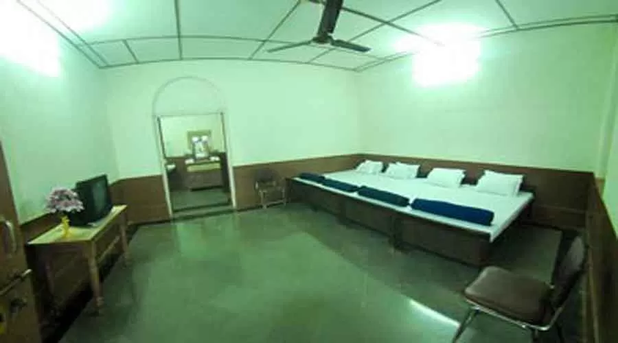 Cecil Hotel in matheran at hotelinkonkan.com