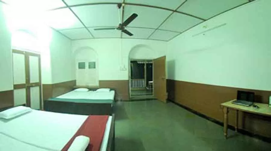 Cecil Hotel in matheran at hotelinkonkan.com
