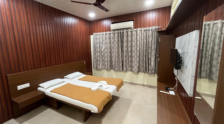 Ac room in Ladghar