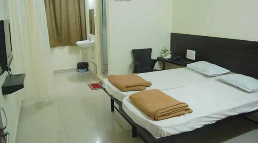 Gurudatta Hotel in narsobawadi at hotelinkonkan.com