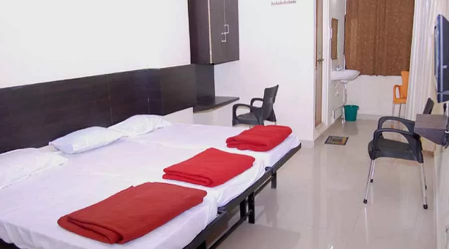 Gurudatta Hotel in narsobawadi at hotelinkonkan.com