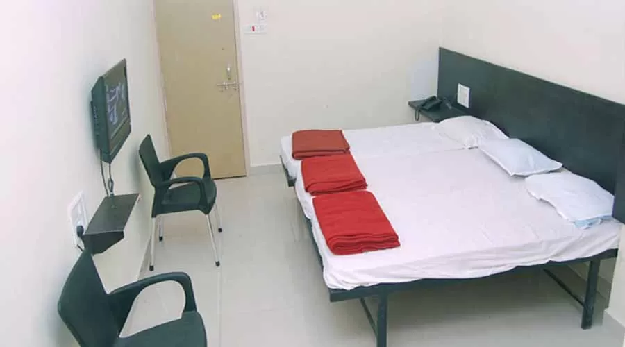 Gurudatta Hotel in narsobawadi at hotelinkonkan.com