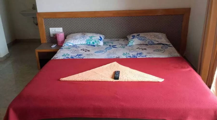 Mahalaxmi Beach Resort devbaug at hotelinkonkan.com