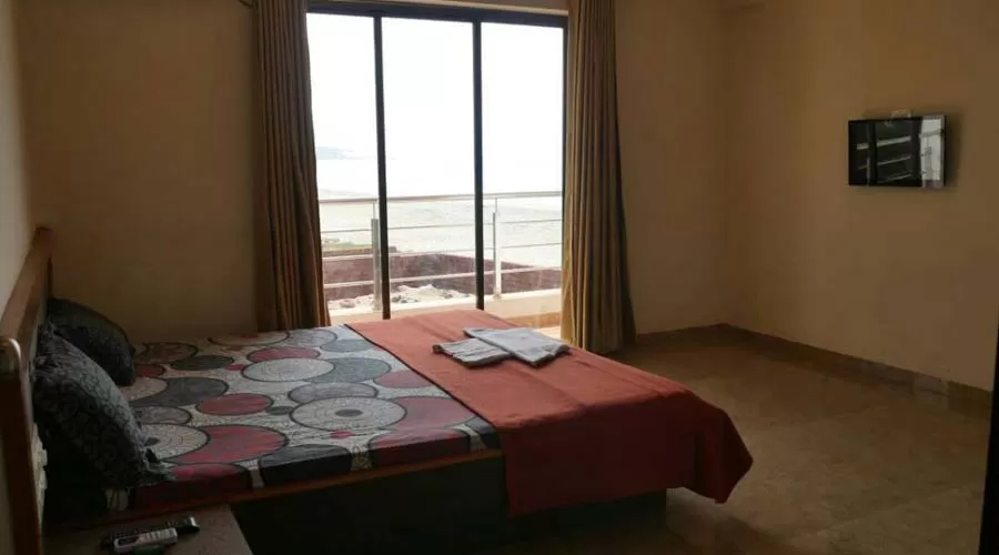 Mahalaxmi Beach Resort devbaug at hotelinkonkan.com