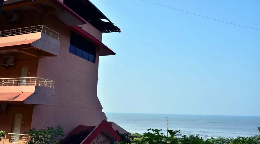 Whistling Palms Resort in karde at hotelinkonkan.com