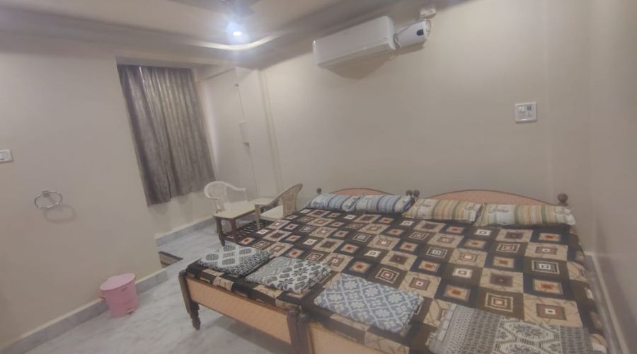 Ac room in Kunkeshwar
