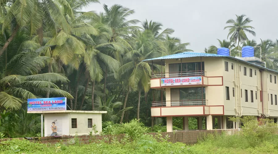 Hotel Sea Land ladghar