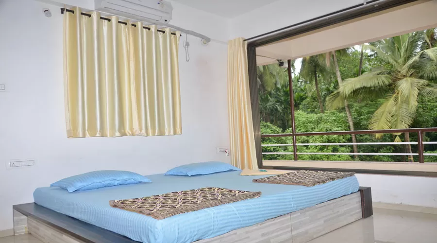 Hotel Sea Land ladghar