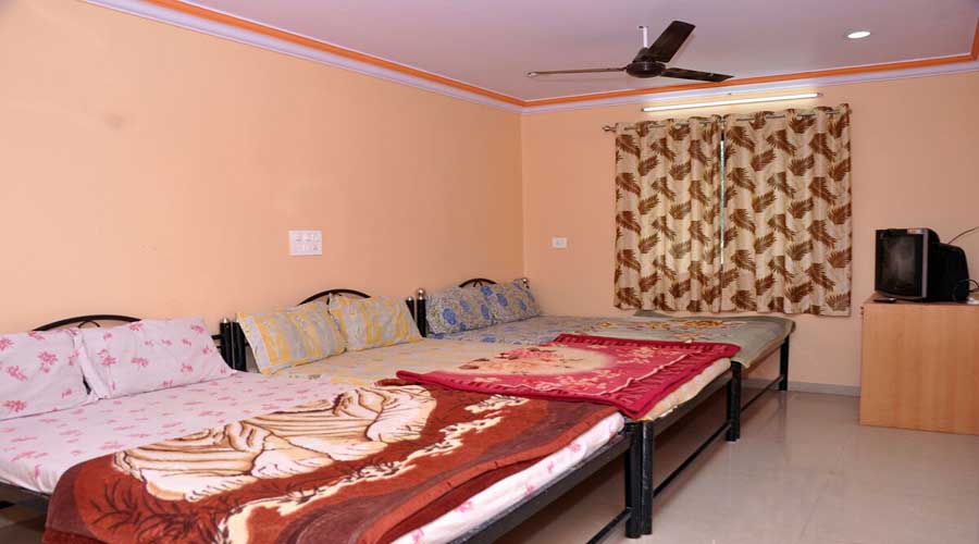Dormatory room in mahabaleshwar