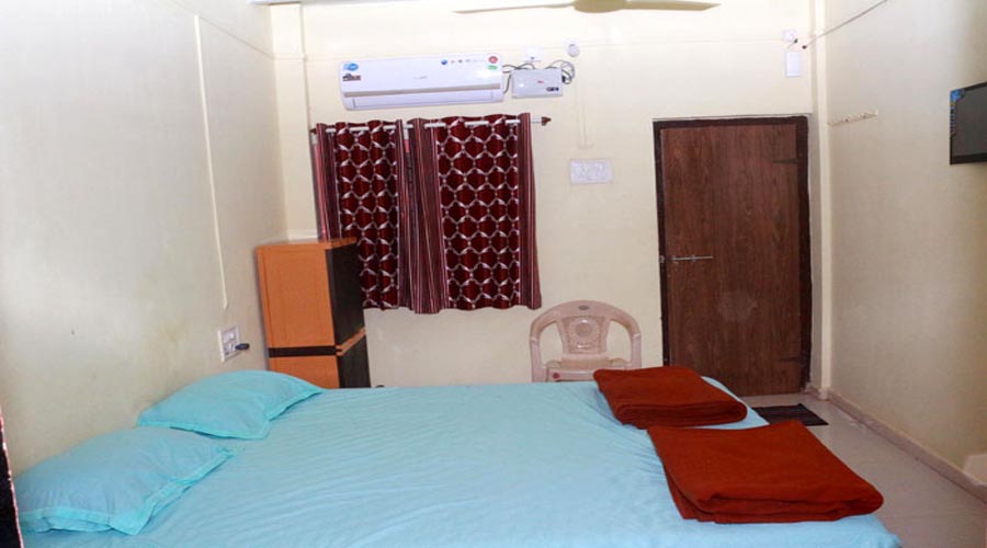 Double bed Ac room 