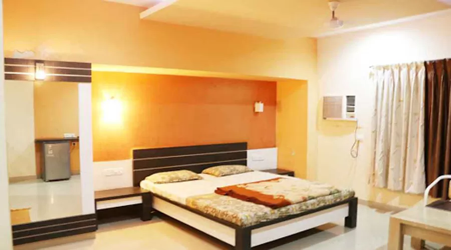 Hotel New Pathik harnai at hotelinkonkan.com