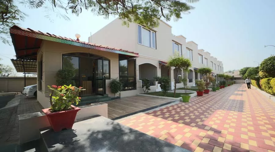 Hotel Sourabh Garden narsobachiwadi