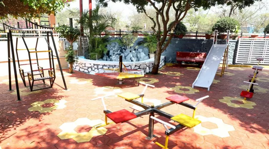 Hotel Sourabh Garden narsobachiwadi