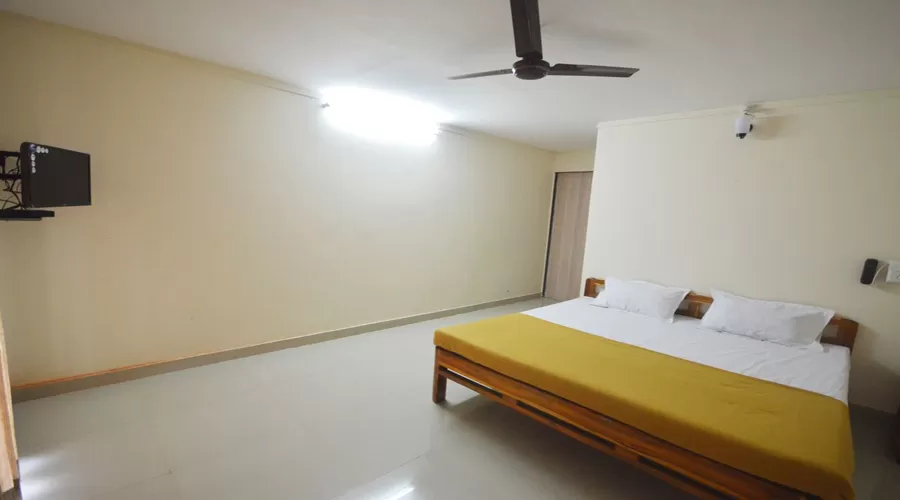 Om Shanti Beach Resort karde at hotelinkonkan.com