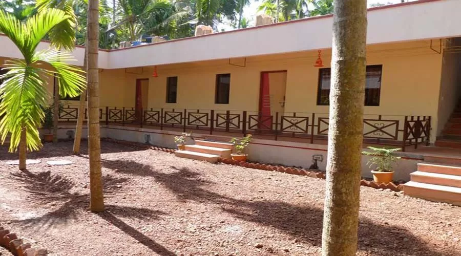 Naughty Waves Beach Resort hotelsinkonkan.in