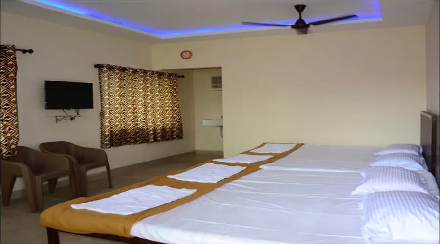 Couple room with food in kihim