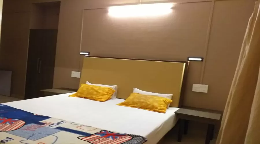 Coconut Crown Beach Resort ganpatipule