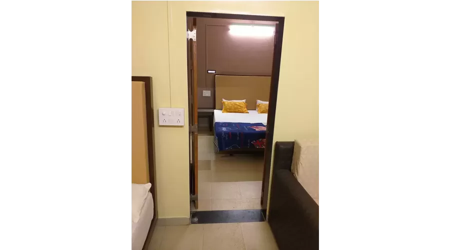 Coconut Crown Beach Resort ganpatipule