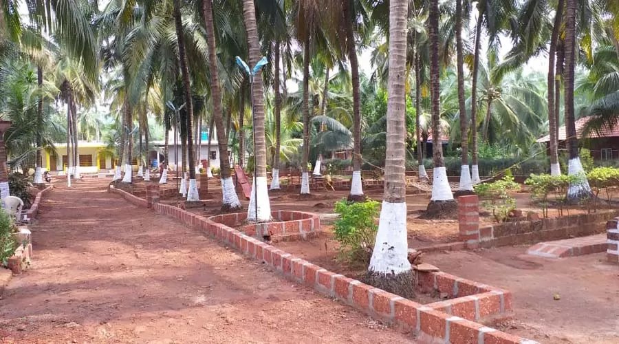 Coconut Crown Beach Resort ganpatipule