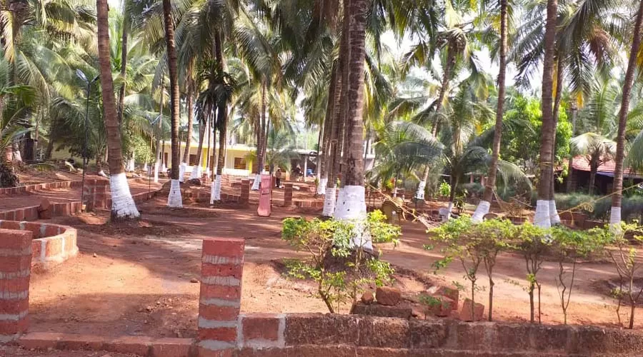 Coconut Crown Beach Resort ganpatipule