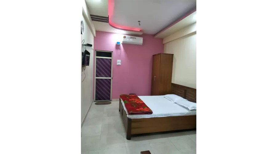 Harsh Holiday Home kihim