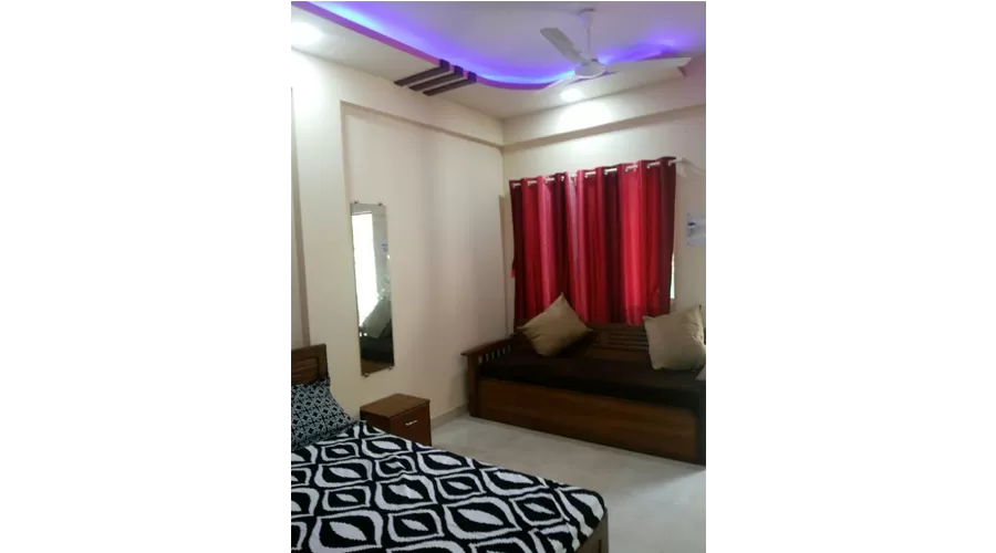 Harsh Holiday Home kihim