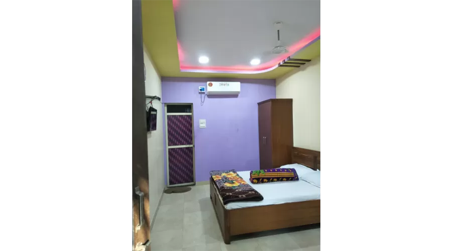 Harsh Holiday Home kihim