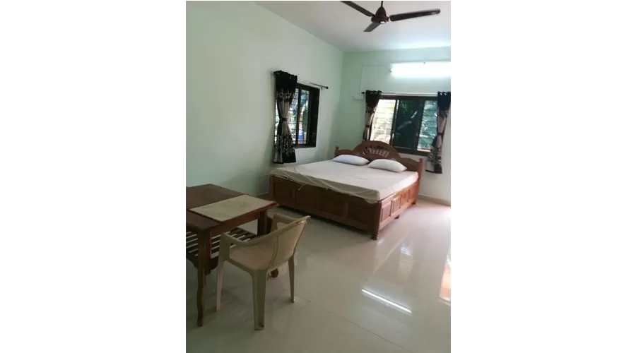 Shalom Holiday Inn devbaug