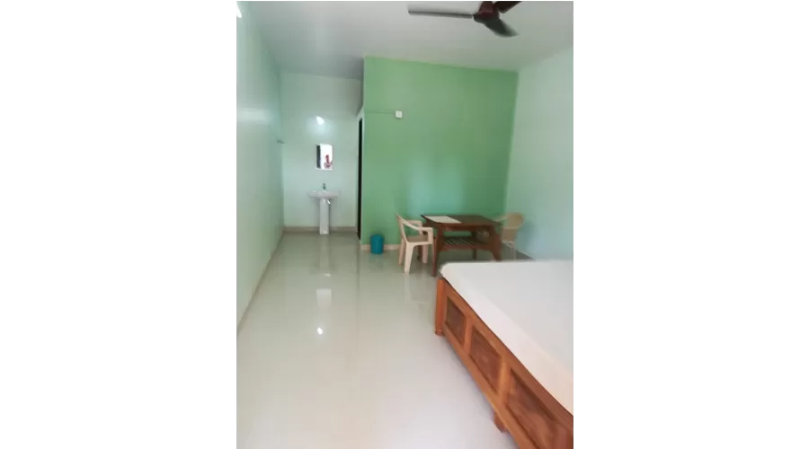 Shalom Holiday Inn devbaug