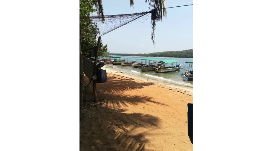 Shalom Holiday Inn devbaug